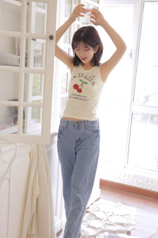 初中女生小背心